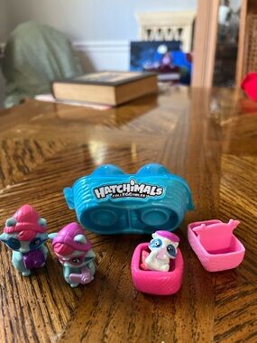 Hatchimals CollEGGtibles Blue and Pink Playset with 3 Collectible Figures